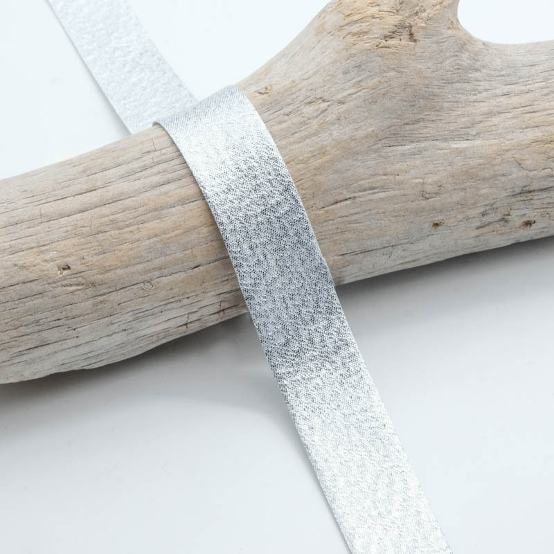 18 mm breites Lamé-Schrägband in Silber – Maison Klem